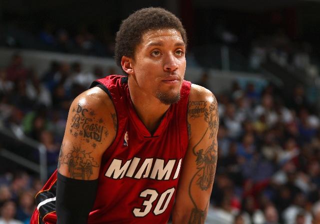 湖人冲冠藏着致命短板？五号位这配置，真能顶住季后赛强度？