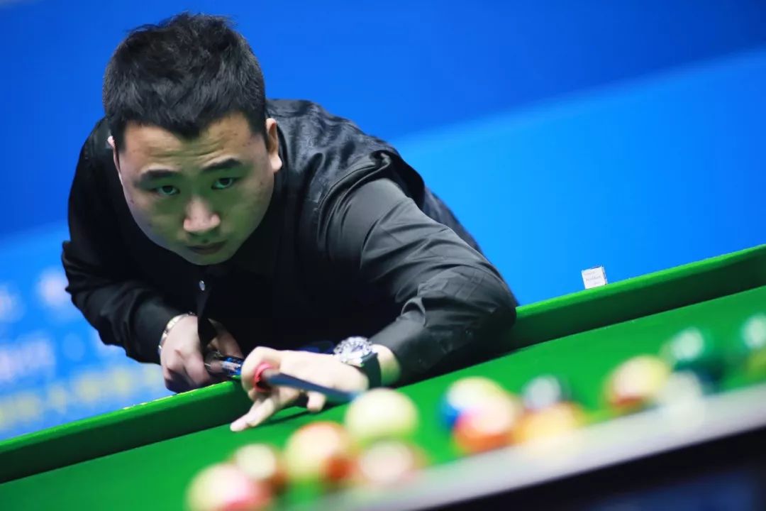 球员表现出 球员表现出