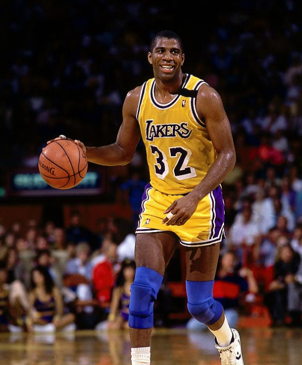 热刺官方：与25岁的后卫斯宾塞续签长期合同