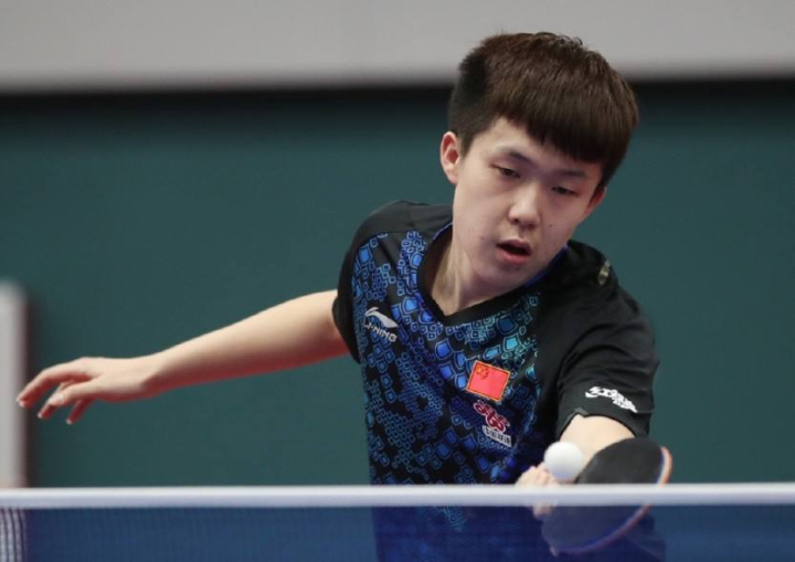 运动员们展 运动员们展